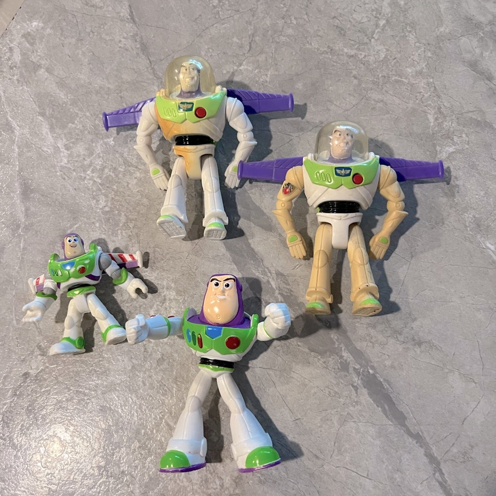 Buzz Lightyear Figurine Set(4)